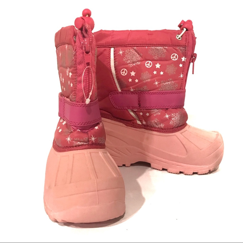NWT children’s girls 9, pink snow boots, “r us”